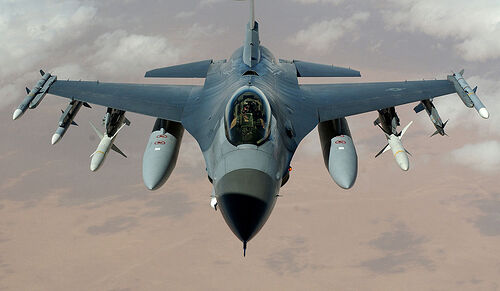 1280px-F-16_Fighting_Falcon