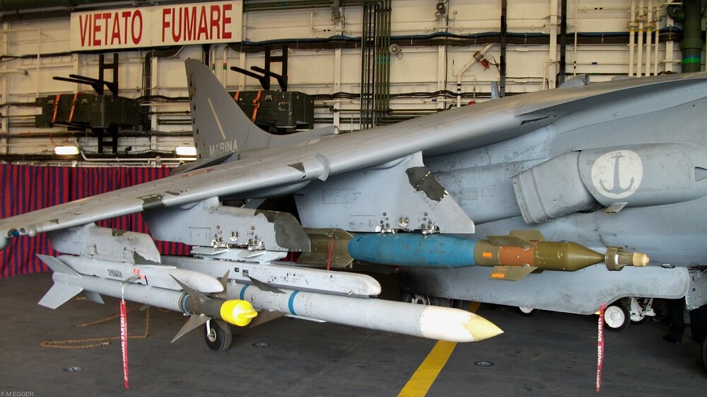 AV-8B-Harrier-MMI-80