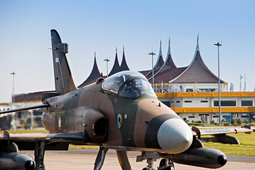 Hawk_209_TNI_Angkatan_Udara._Skadron_Udara_12