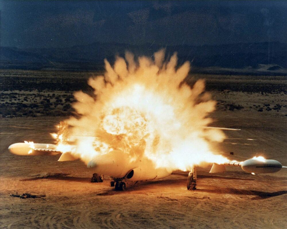 AIM-9_explodes_F-89_ground_target_1979.jpeg