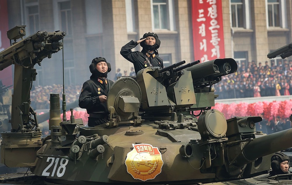 башня чонма-216 вблизи