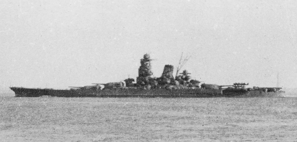 Japanese_battleship_Musashi_underway_in_1944_(NH_63473)_(cropped)