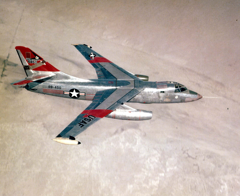 Douglas_RB-66C_Destroyer_in_flight_(SN_54-450)_over_Edwards_AFB_Calif_on_Feb_19_1957_061102-F-1234P-035