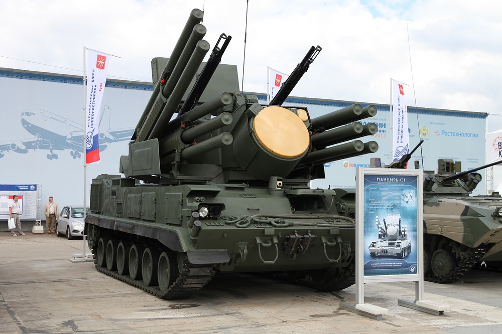 Pantsir-S1_SAM_at_Engineering_Technologies_2012