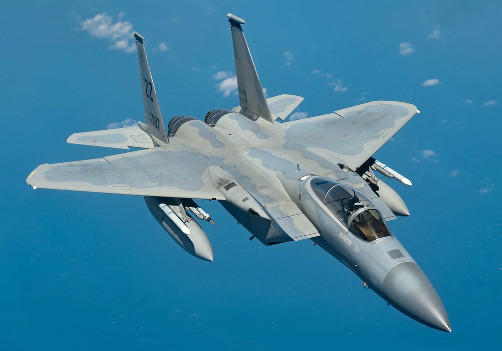 F-15C_Eagle_from_the_44th_Fighter_Squadron_flies_during_a_routine_training_exercise_April_15,_2019