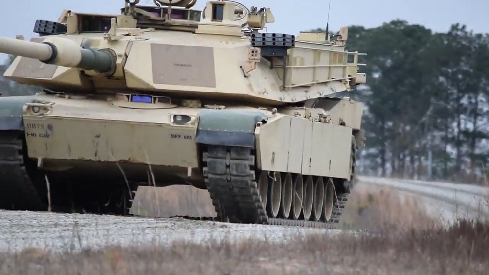 M1A2 SEP Abrams - Laser Warning System & Rapid Obscuring System Test 0-35 screenshot