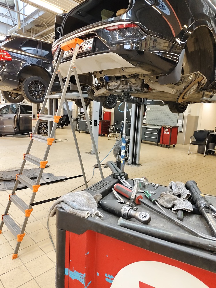 17728695821723383754394168229926