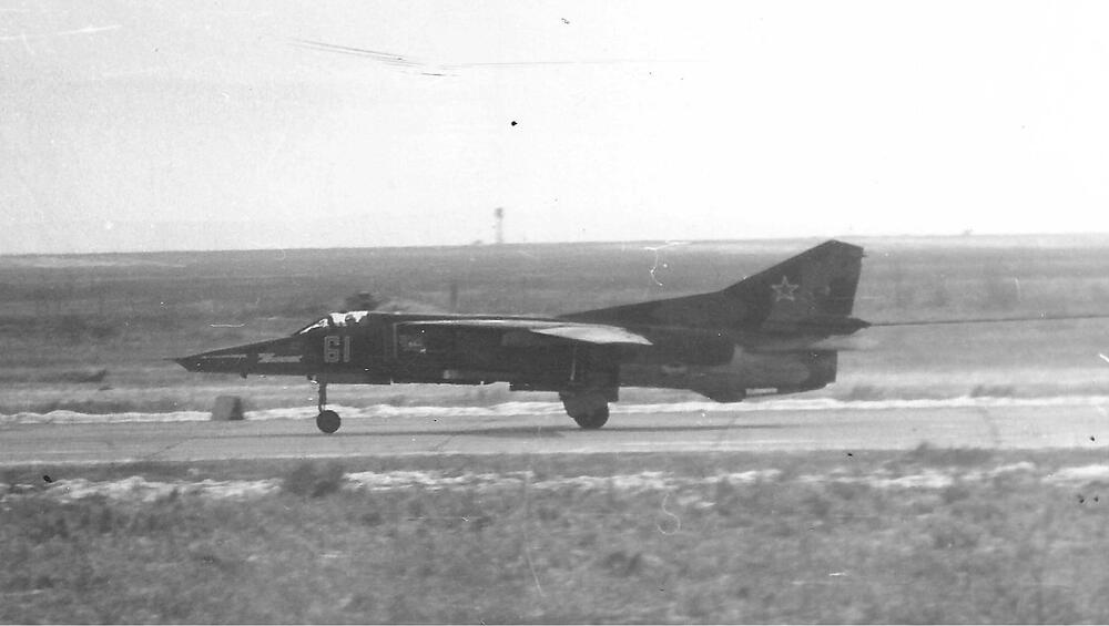 mig27d-61