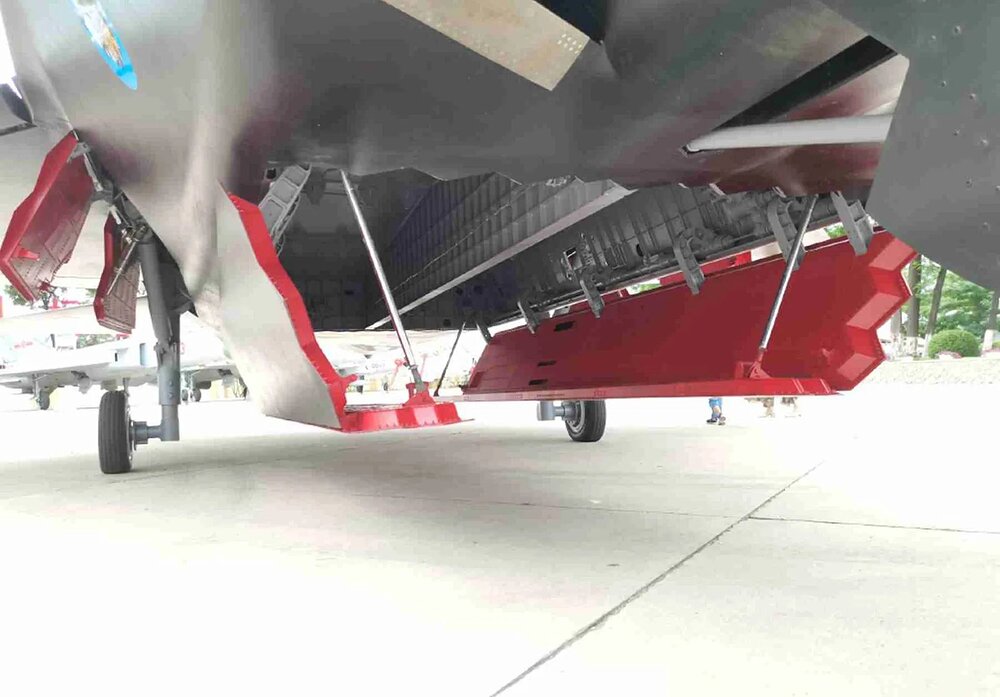 J31-weapons-bay