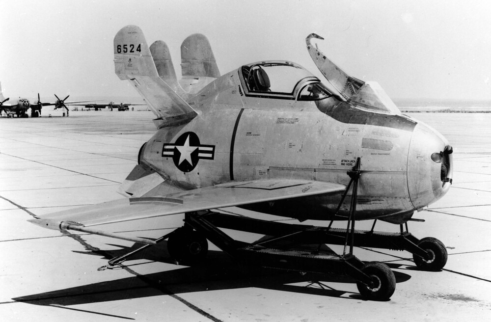 McDonnell_XF-85_bw_base