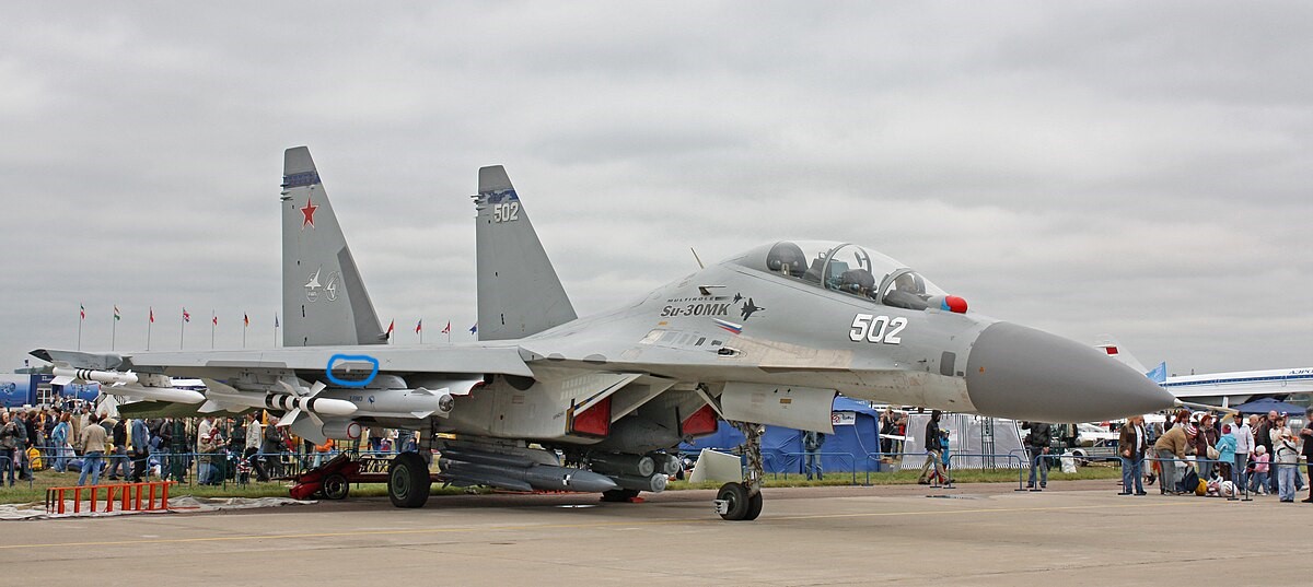 Sukhoi_Su-30MK_on_the_MAKS-2009_(02)