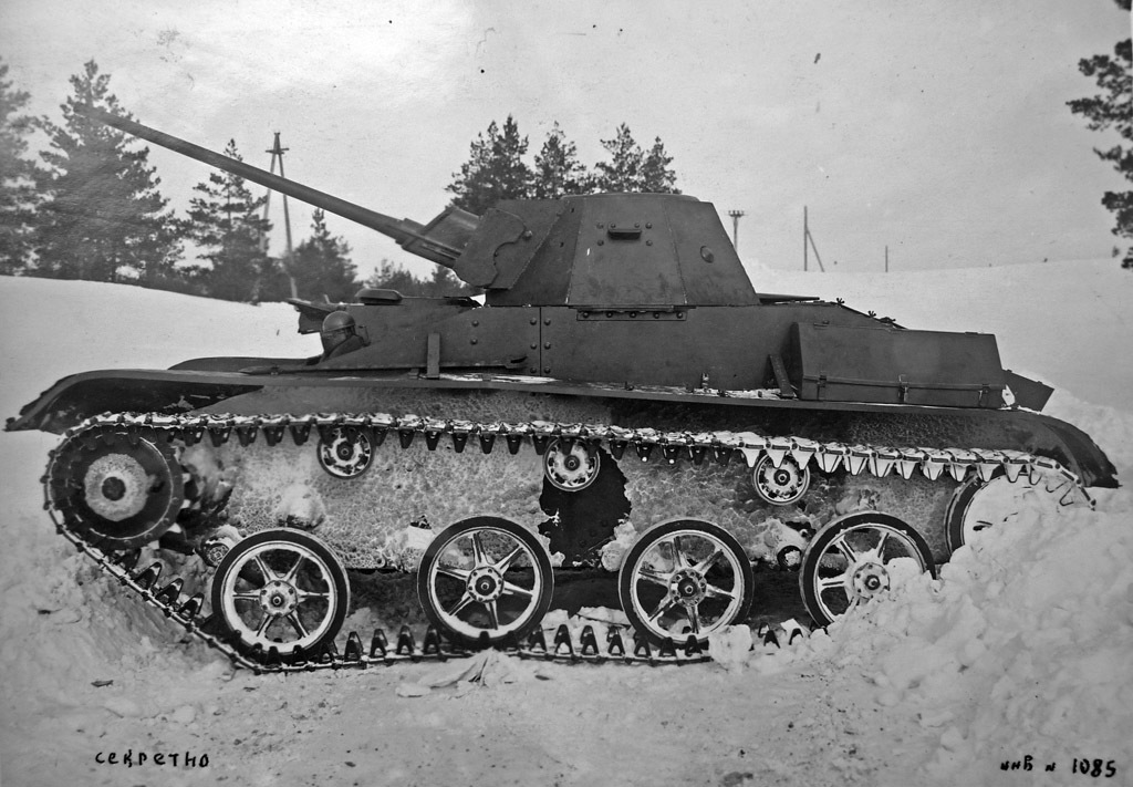 Т-60 с опытной установкой пушки ЗИС-19 на испытаниях, февраль 1942 г.
