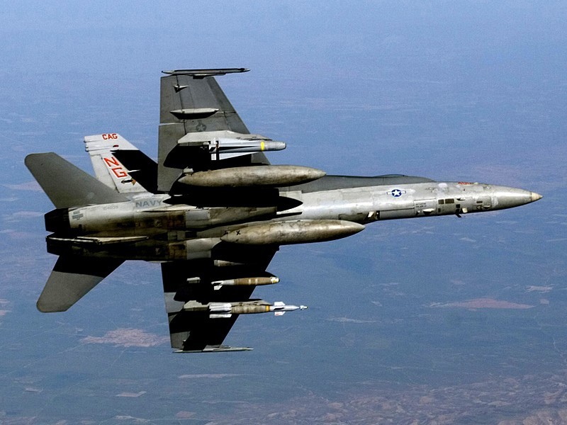 fa-18c_050327-n-6694b-001