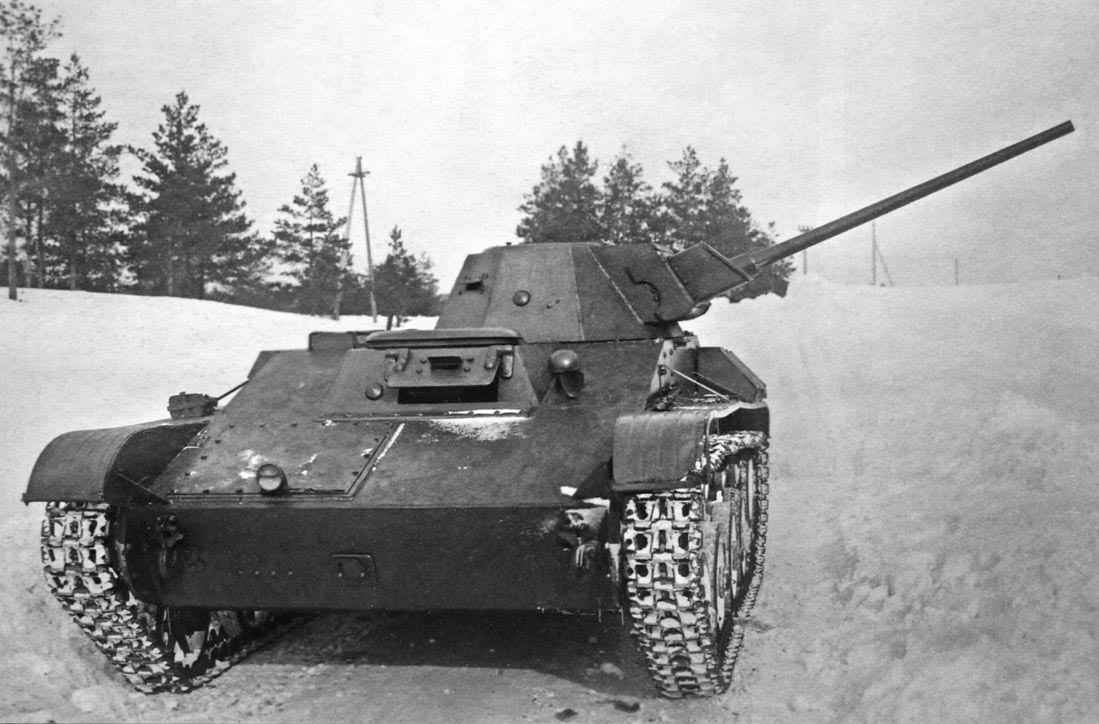 Т-60 с опытной установкой пушки ЗИС-19 на испытаниях, февраль 1942 г.